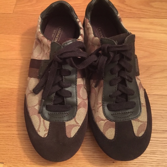 NWOB classic vintage Coach Joss sneakers size 8. Worn around the store only. - Picture 3 of 5